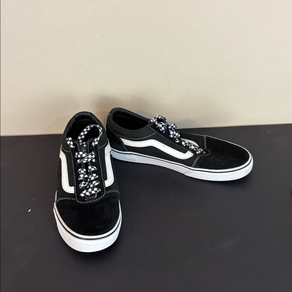 Vans Old Skool Canvas and Suede Sneaker Size M 8 Checkerboard Laces